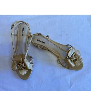 NEW LOLA CRUZ women's tulips flat in camel